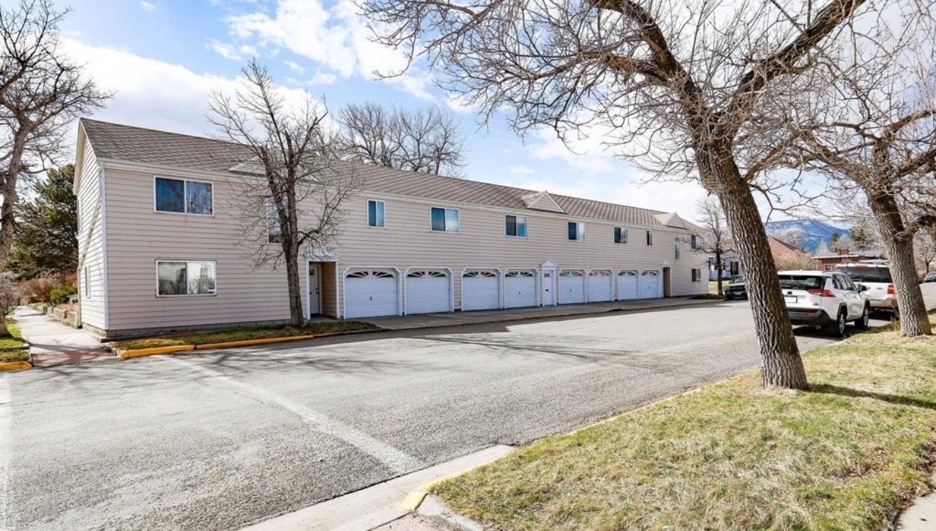 Livingston Townhome: 201 W Geyser St
