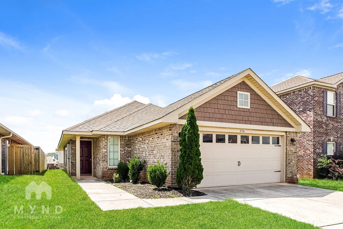 Madison House: 136 Pitts Griffin Dr, Madison, AL 35756