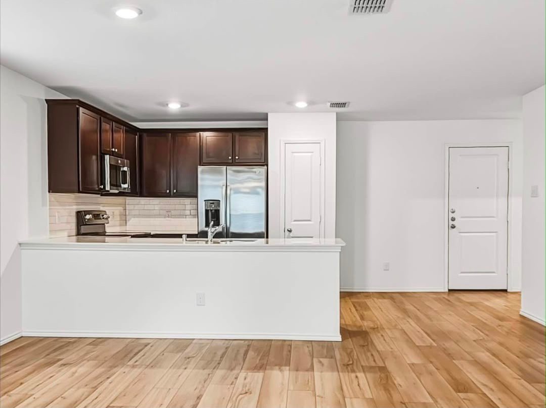Dallas House: 1305 Haymarket Rd