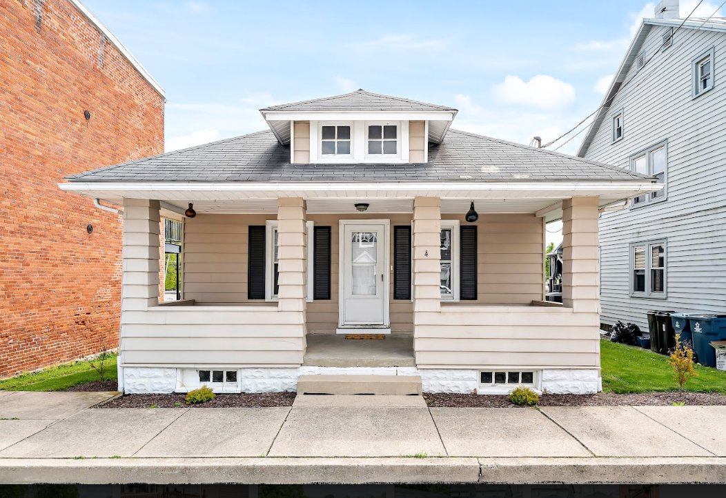 Franklintown House: 4 S Baltimore St