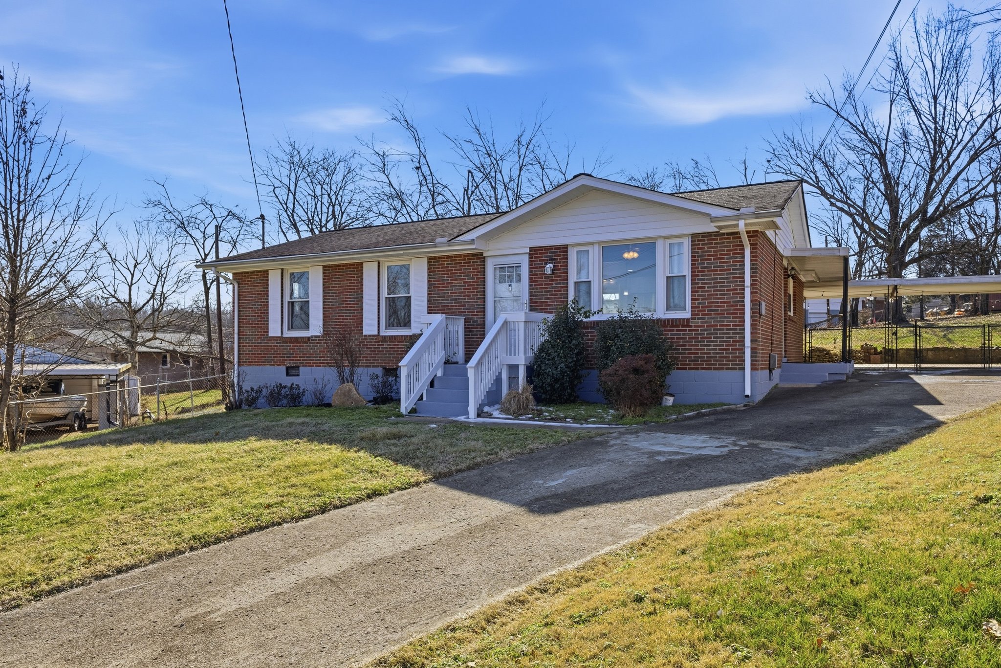 Madison House: 717 May Ct N