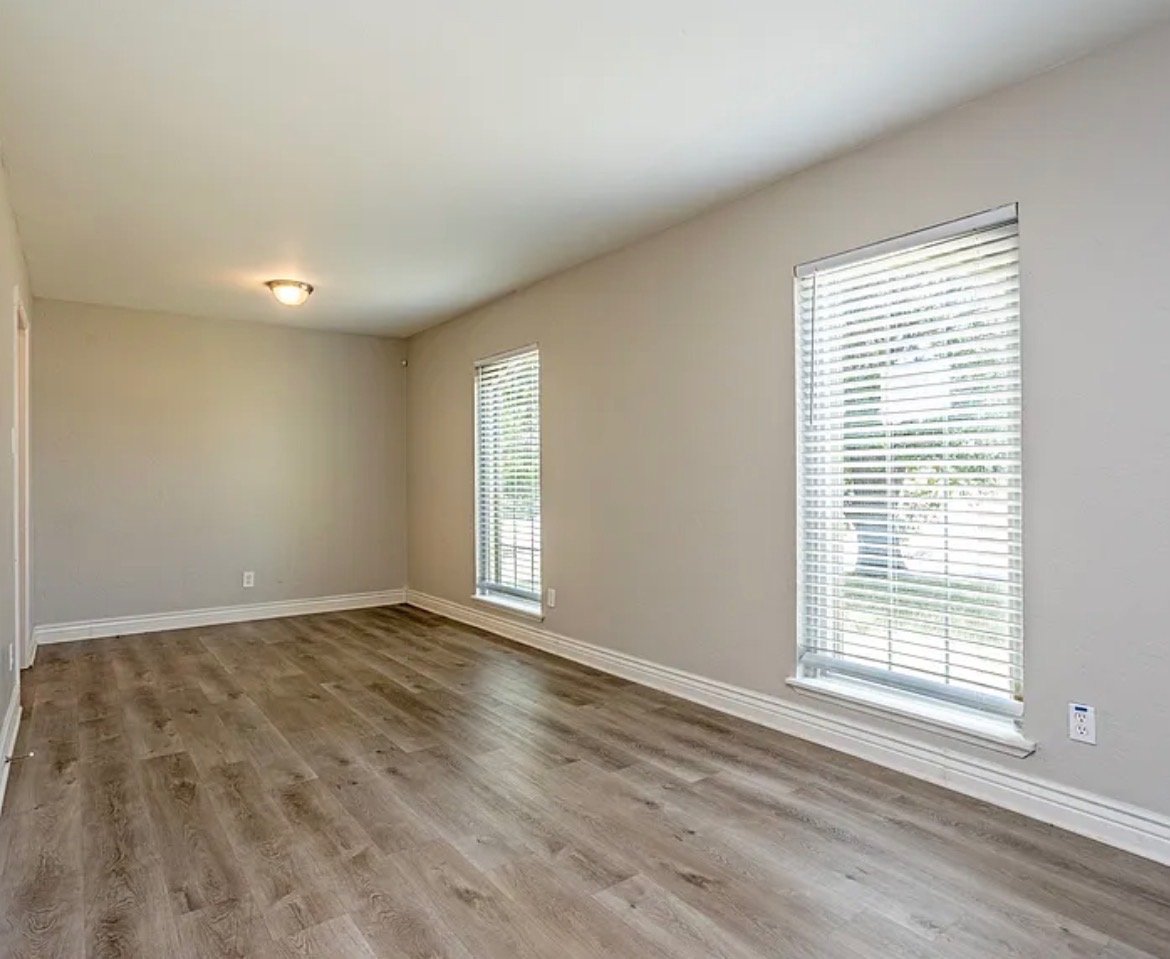 Cedar Hill House: 324 Matterhorn St