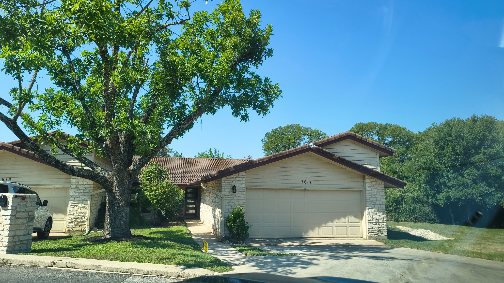 West Lake Hills Townhome: 3617 Doe Trail