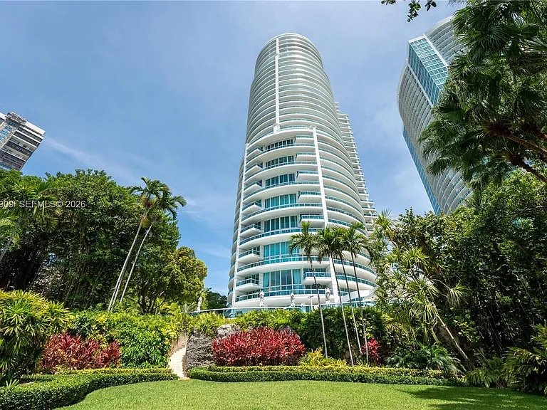 Miami House: 2127 Brickell Ave