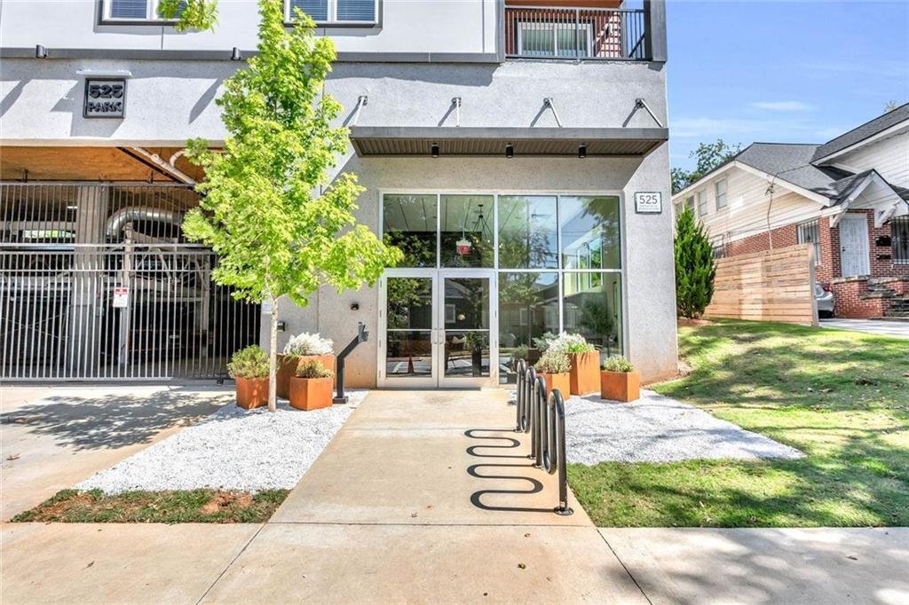 Atlanta Condo: 525 Parkway Drive