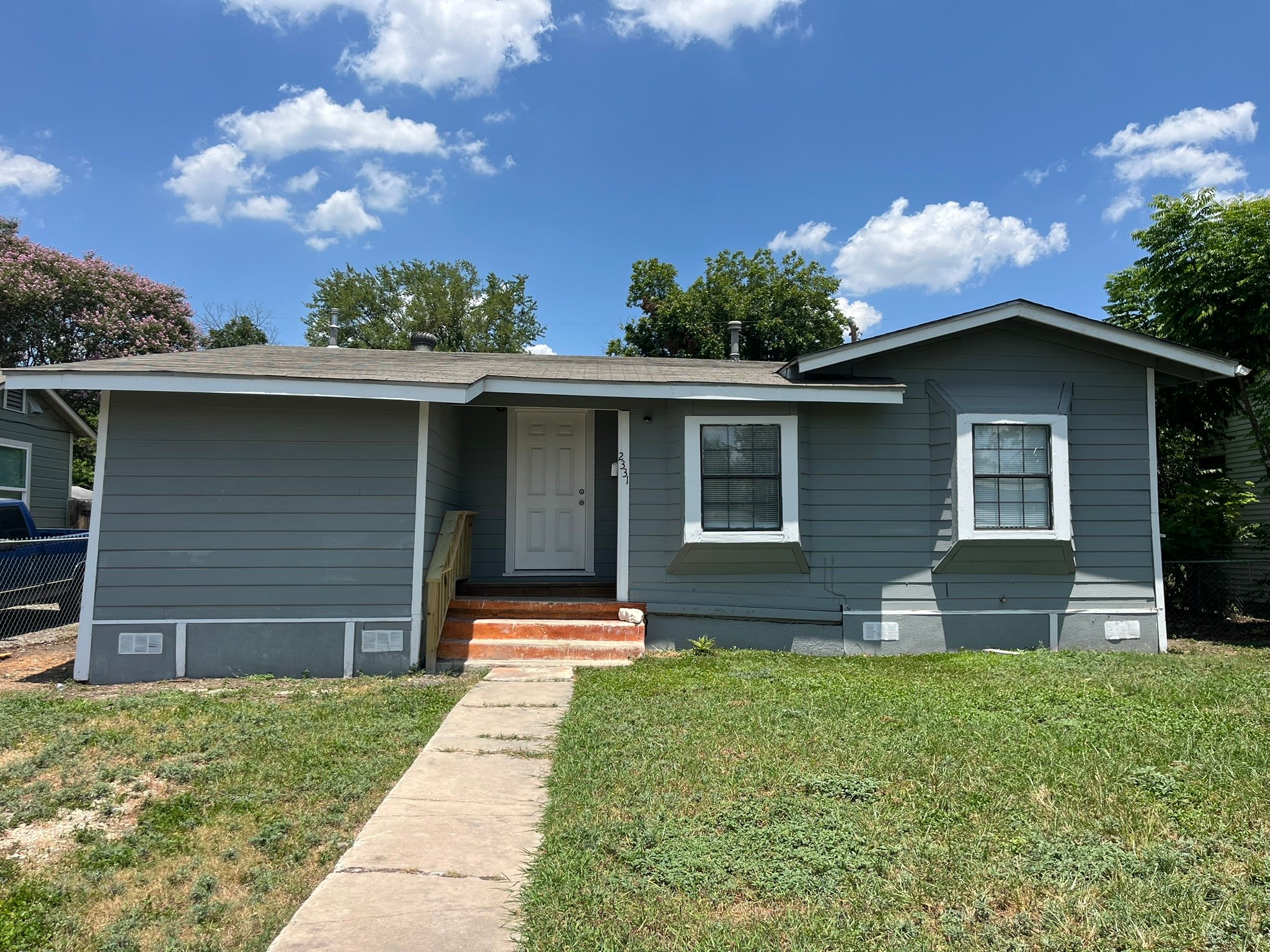 San Antonio House: 2331 Waverly Ave