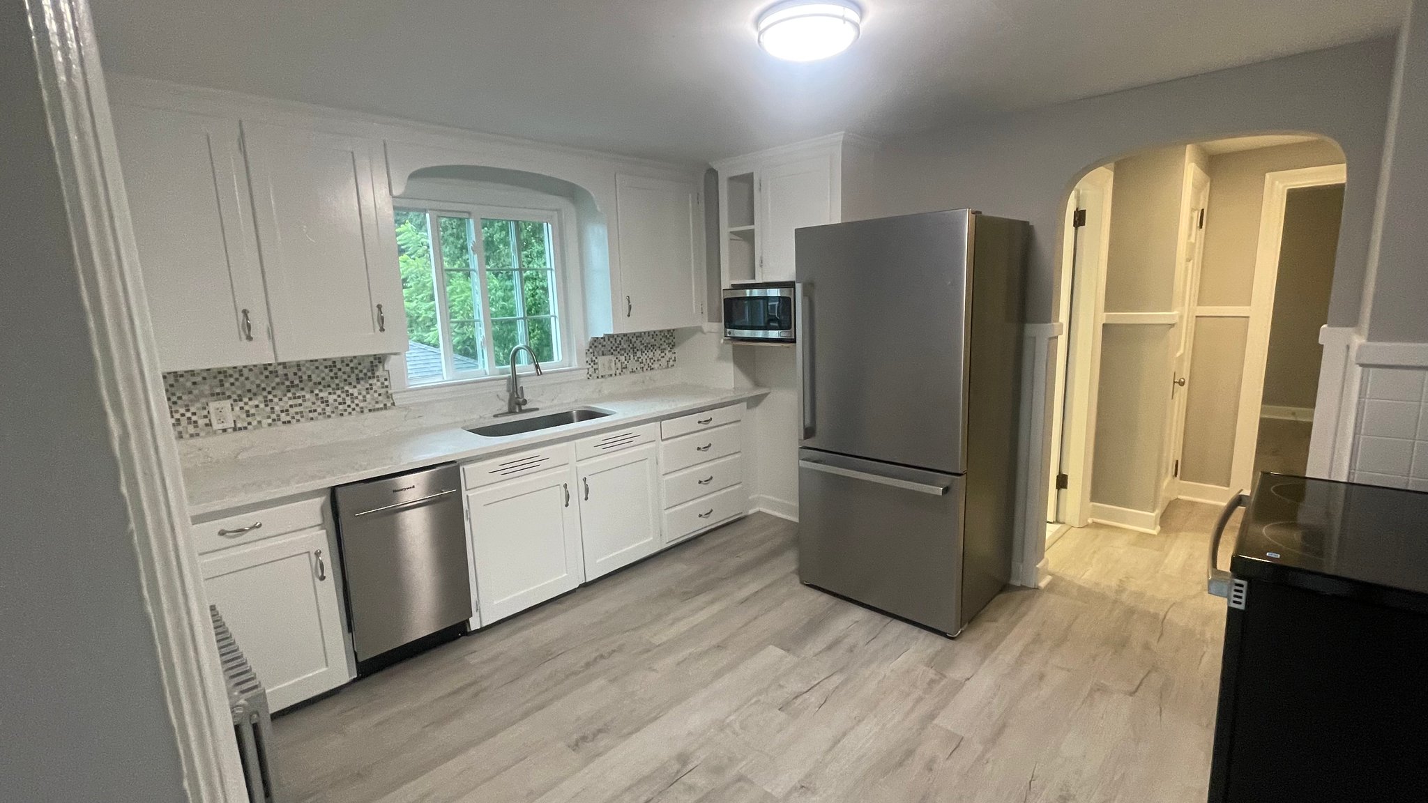 North Attleboro Apartment: 7 East St