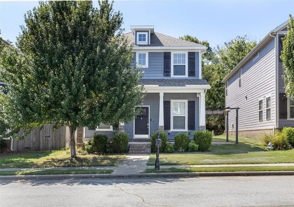 Rogers House: 1736 S 39th Pl