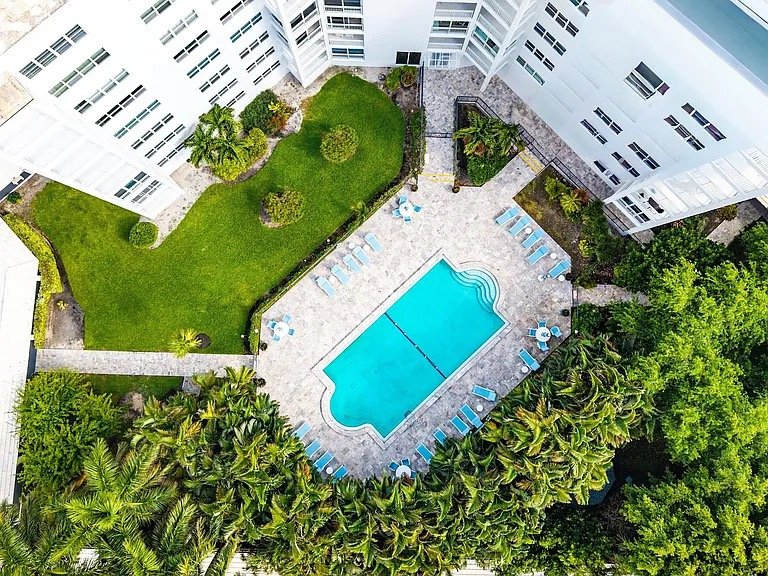 Delray Beach House: 1000 Lowry St