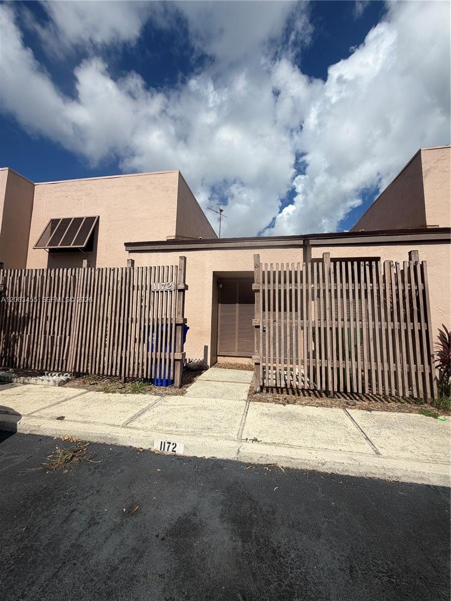 Pembroke Pines Townhome: 1172 NW 122 Ter