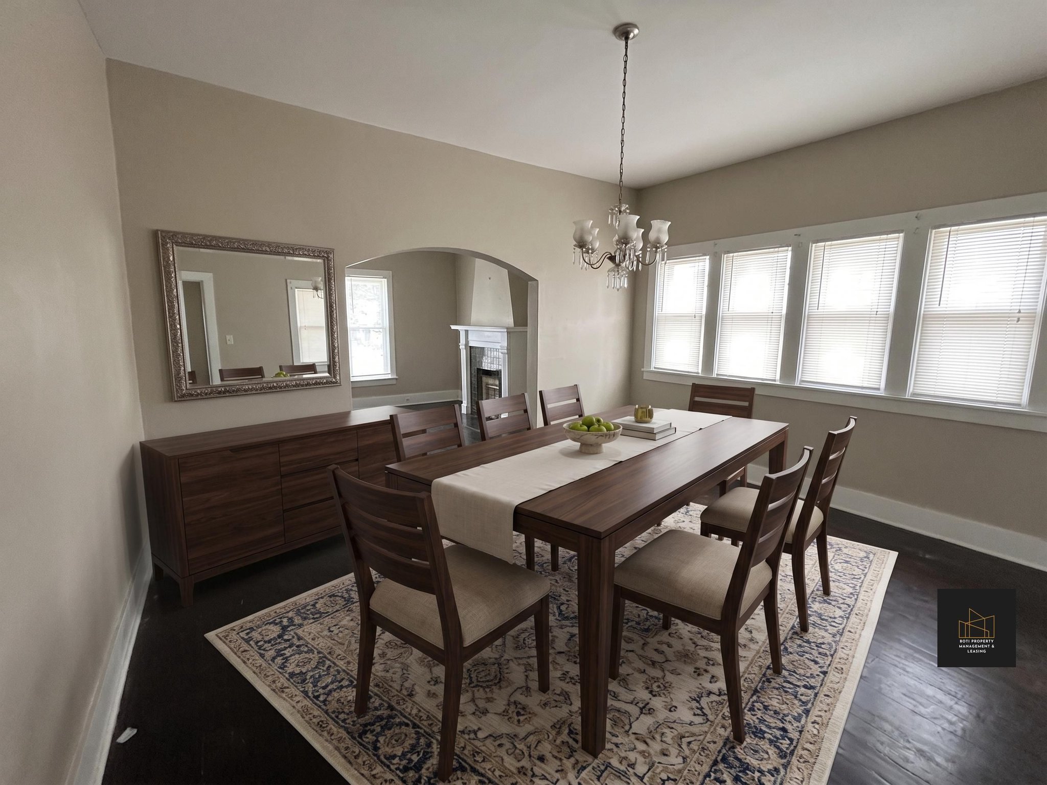 Louisville House: 335 S Shawnee Ter