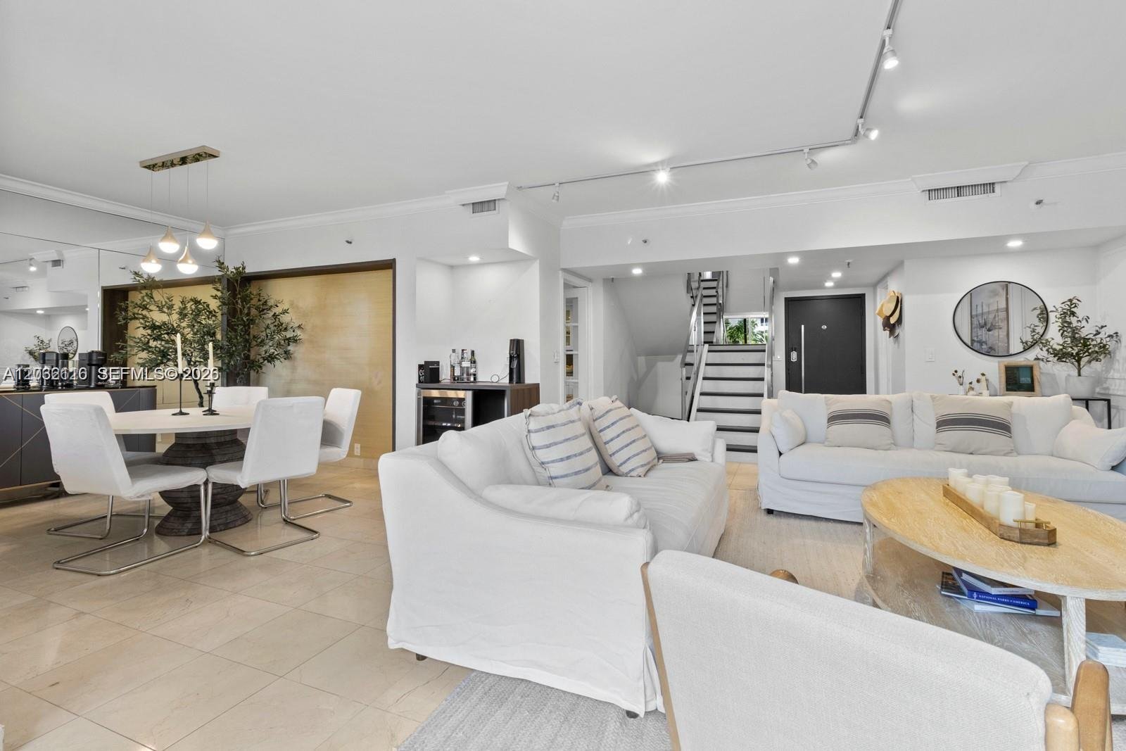 Miami Townhome: 520 Brickell Key Dr