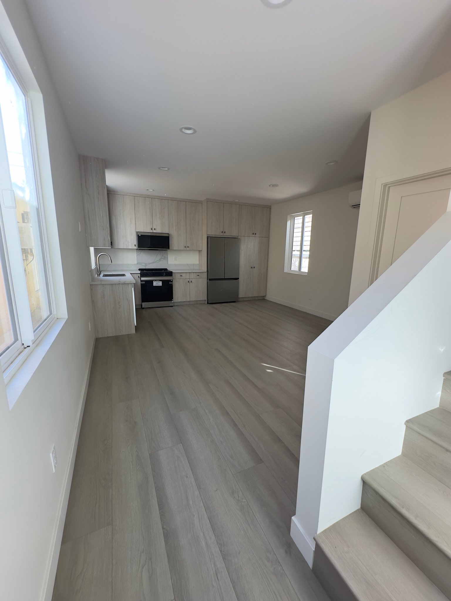 Glendale Apartment: 1153 Alameda Avenue