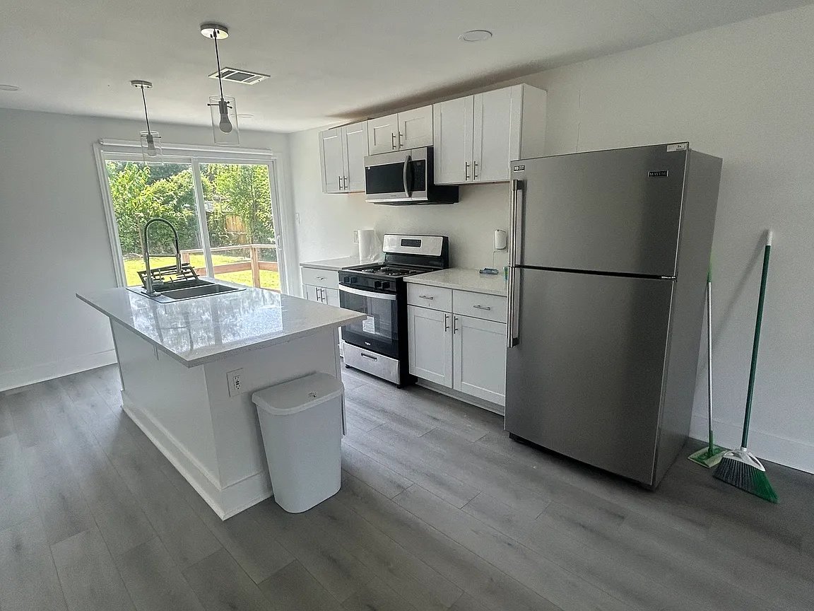 Houston House: 6718 Ralston St