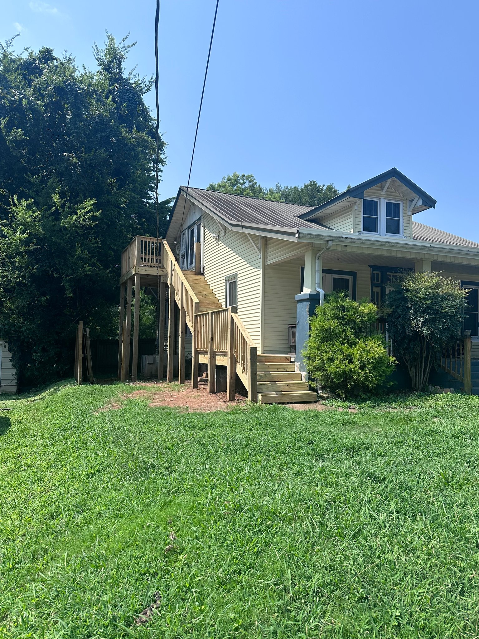 Lawrenceburg Apartment: 431 Crocket St