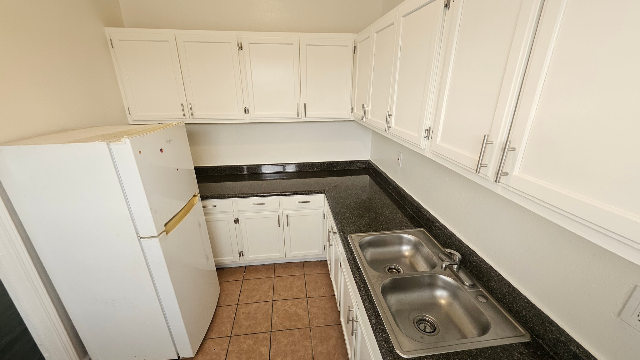 Los Angeles Apartment: 743 S Burlington Ave,