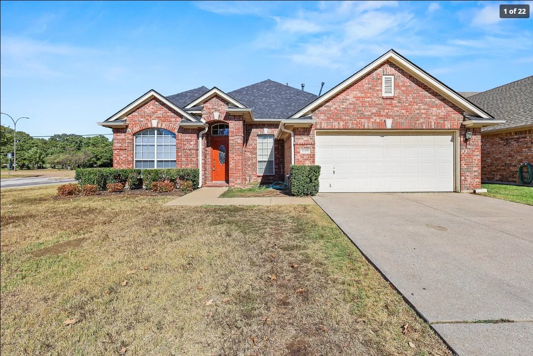 Arlington House: 2127 Ballycastle Dr