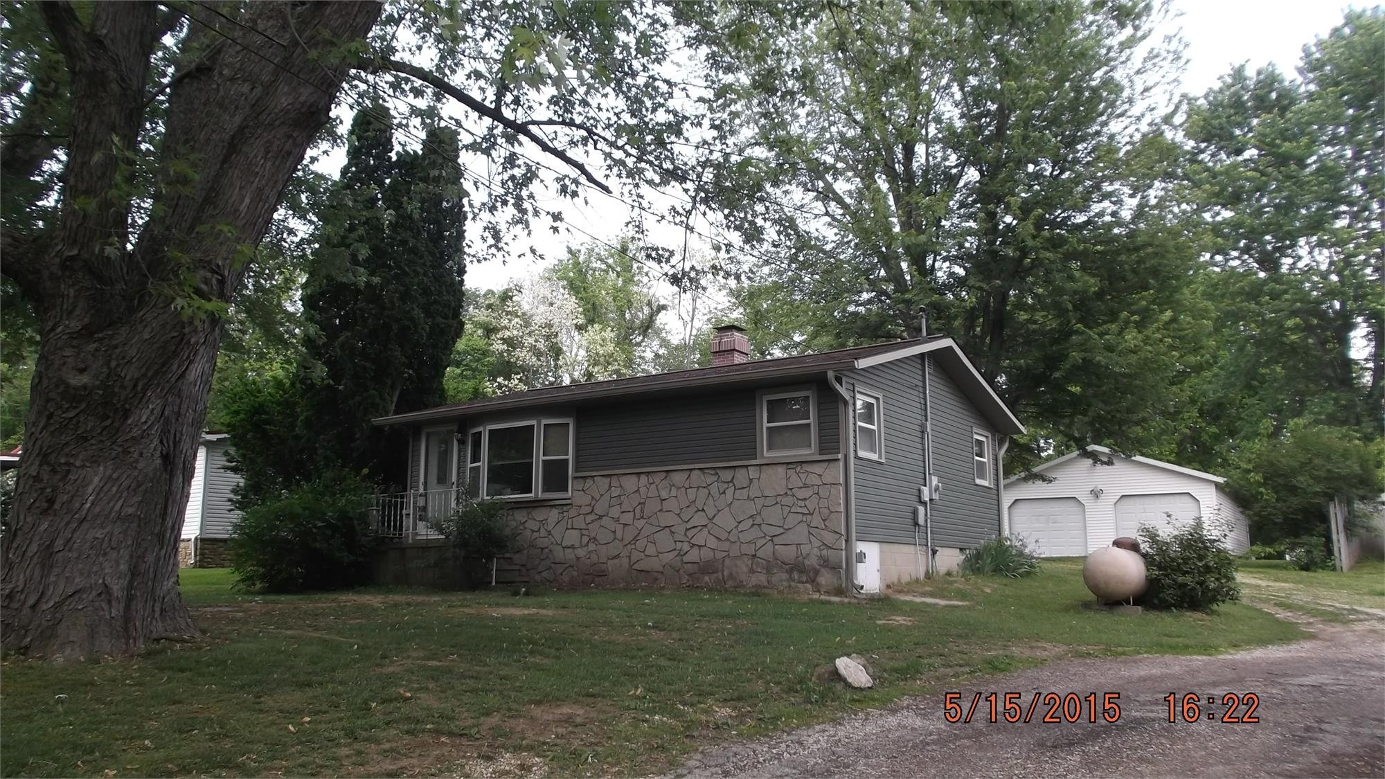 Bloomington House: 6183 S Fairfax Road