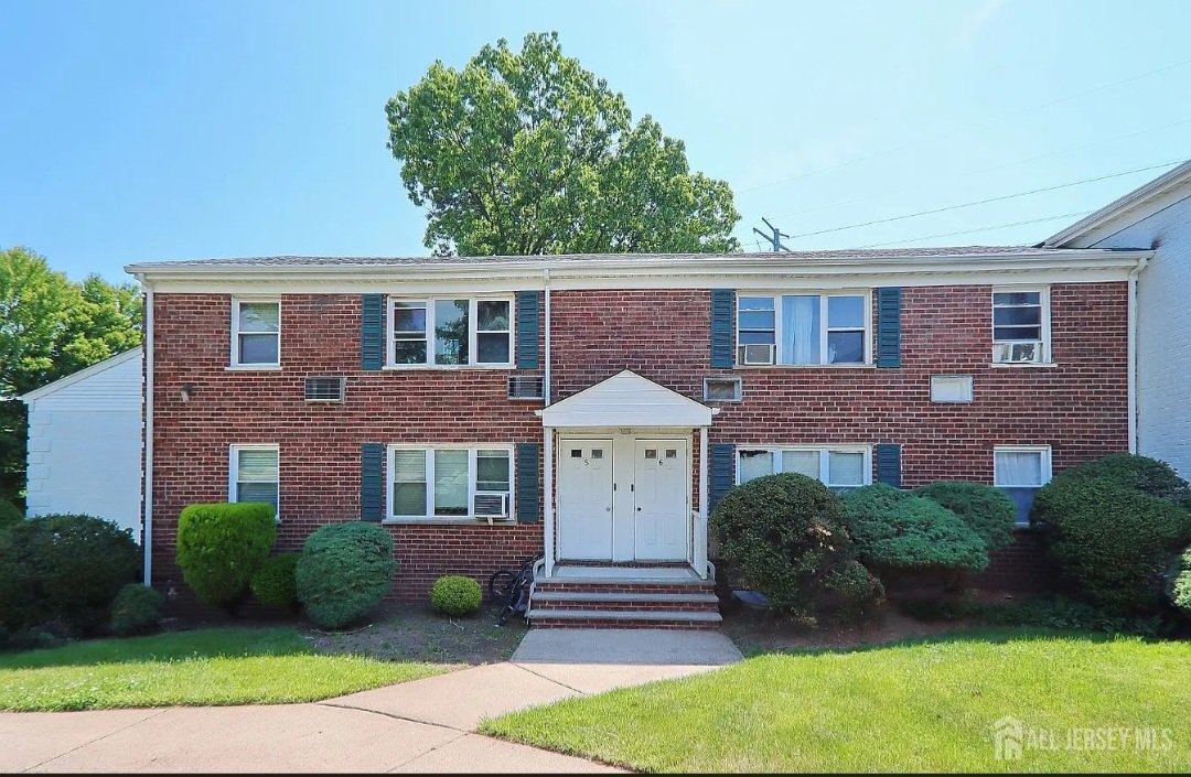 Edison Condo: 5B garfield park