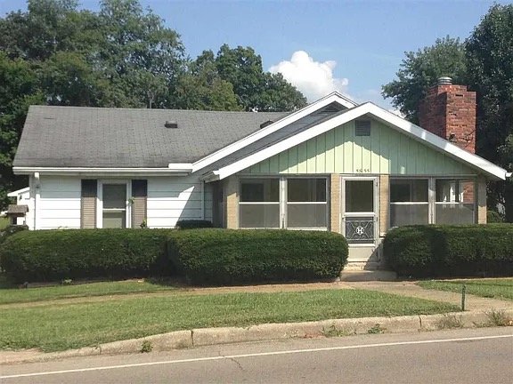 Bloomington House: 5855 S. Fairfax Road