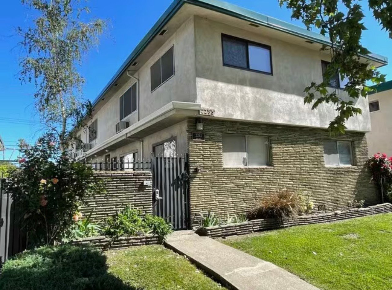 Sacramento House: 2253 2nd Avenue