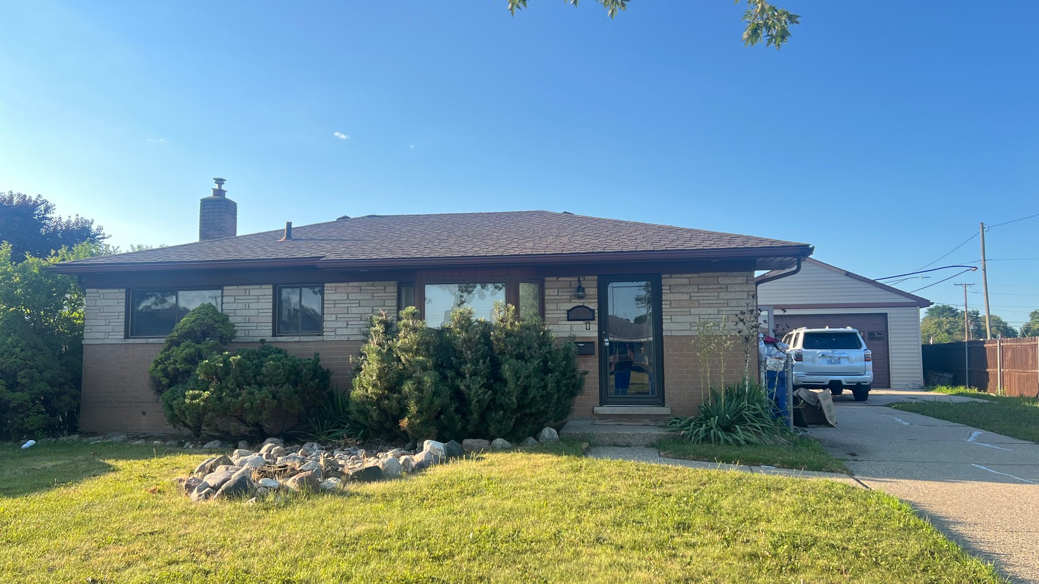 Warren House: 13489 Carol Ave
