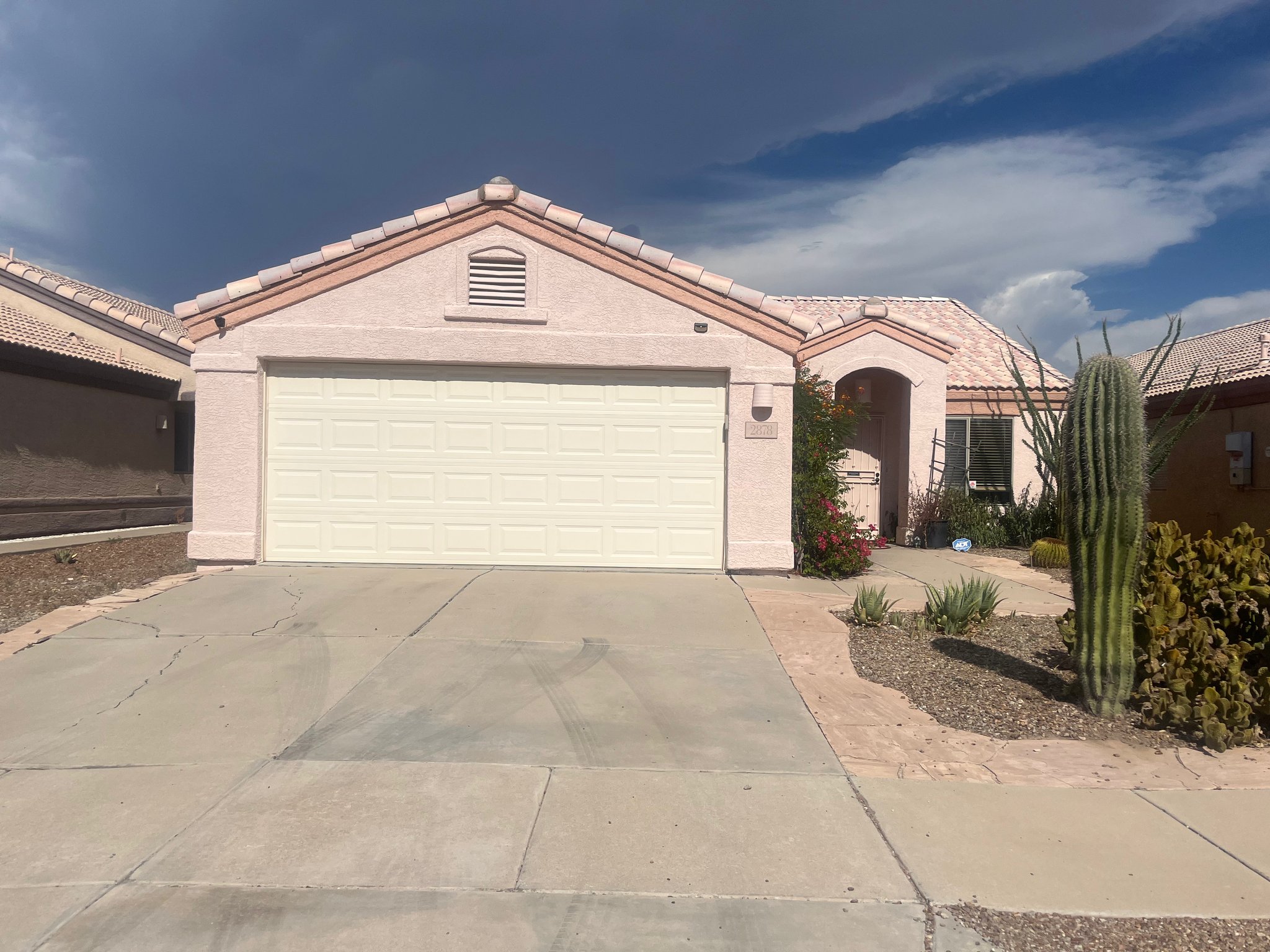 Tucson House: 2878 N Mountain Creek Way