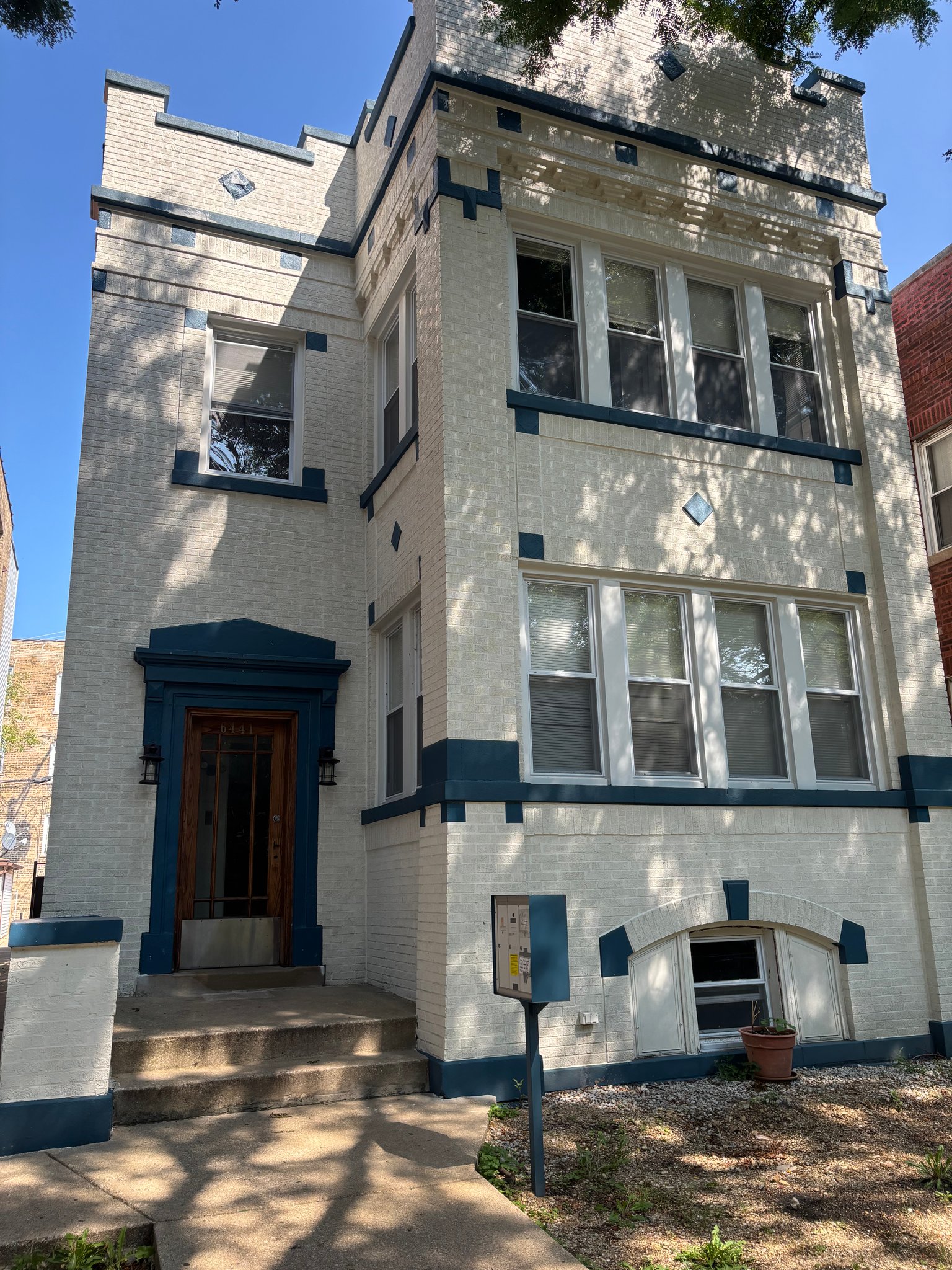 chicago Multiplex: 6441 n seeley ave