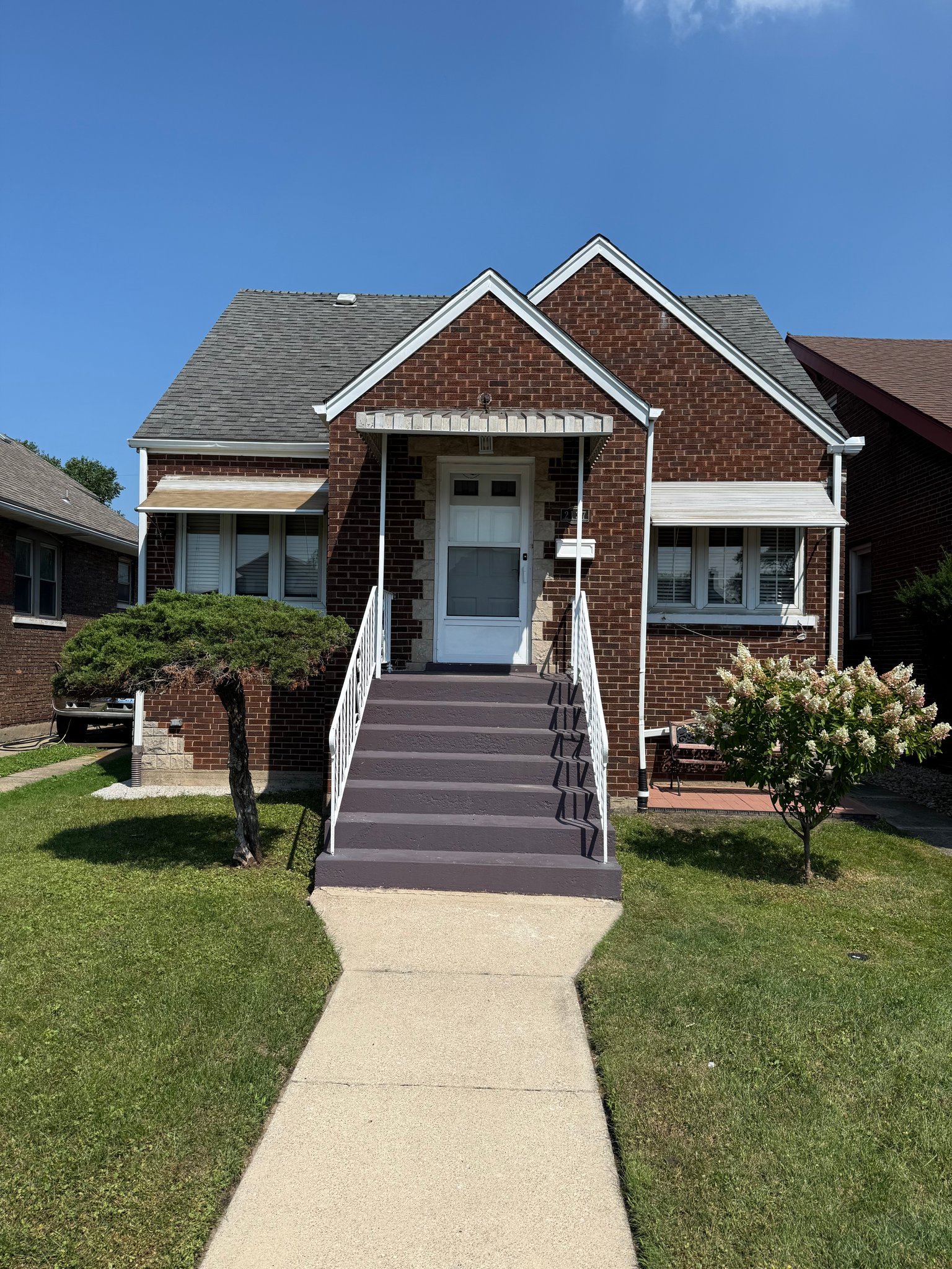 Whiting House: 2137 Wespark Ave