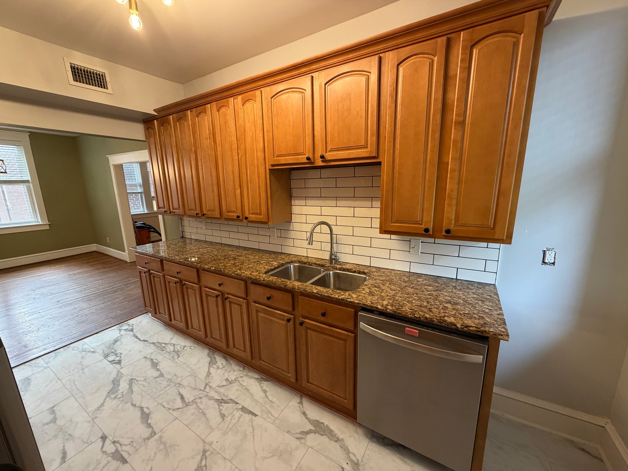 Norfolk Condo: 200 W 31st St