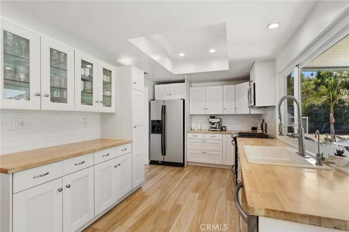 Lake Forest House: 22832 Maza Ct