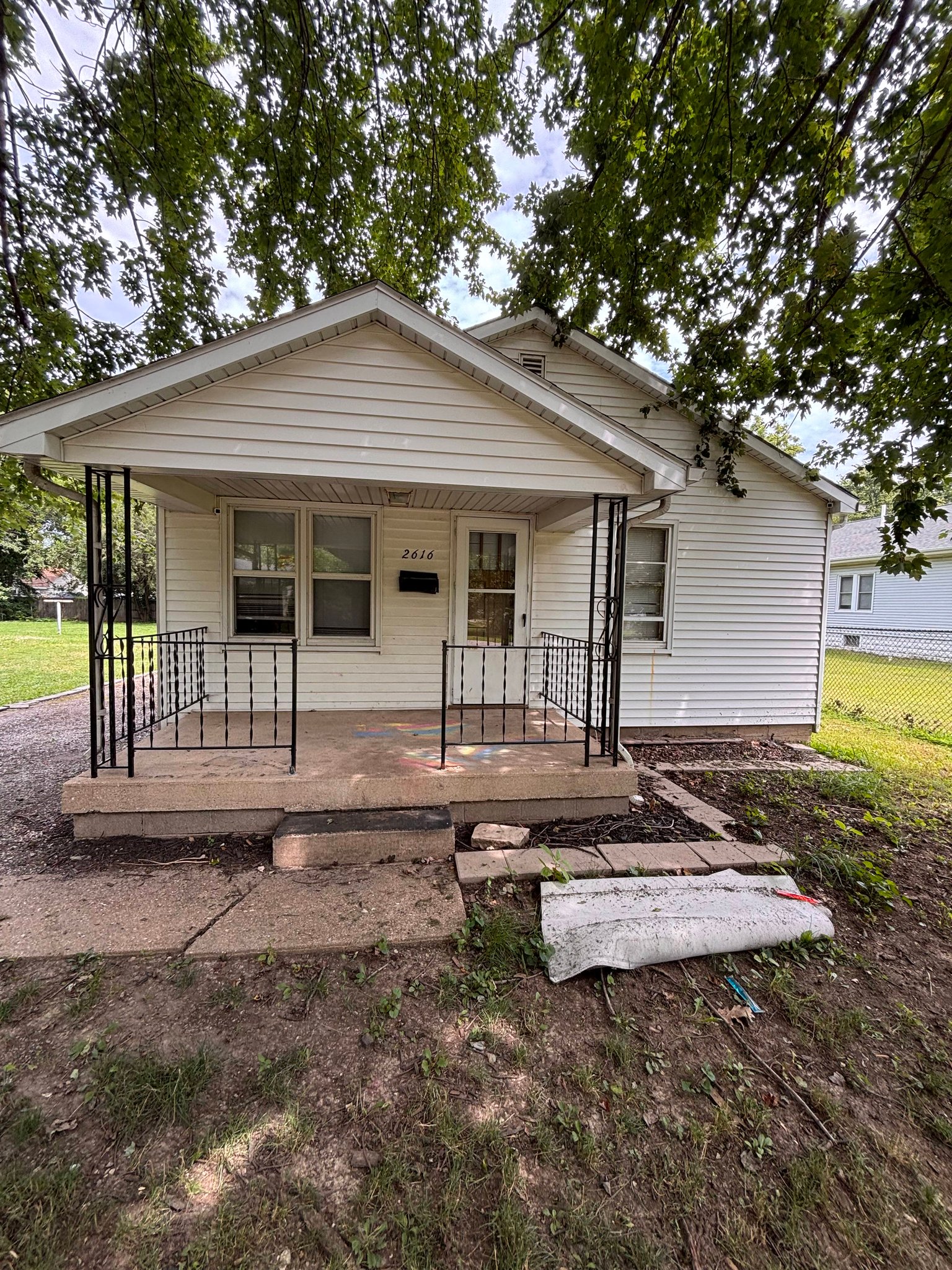Decatur House: 2616 E Logan St