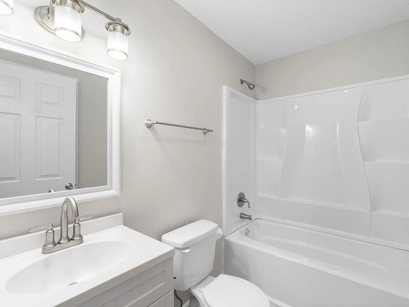 Clarksville House: 214 Tobacco Rd