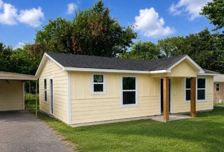 Tyler House: 7168 Pearl Street