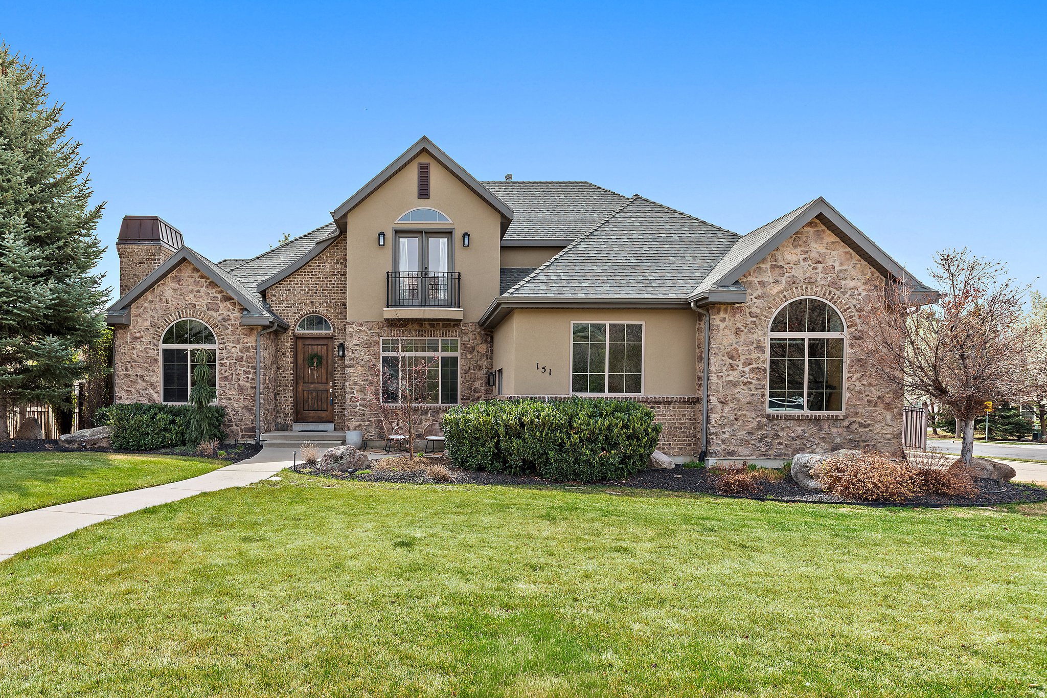 Alpine House: 151 Glacier Lily Dr