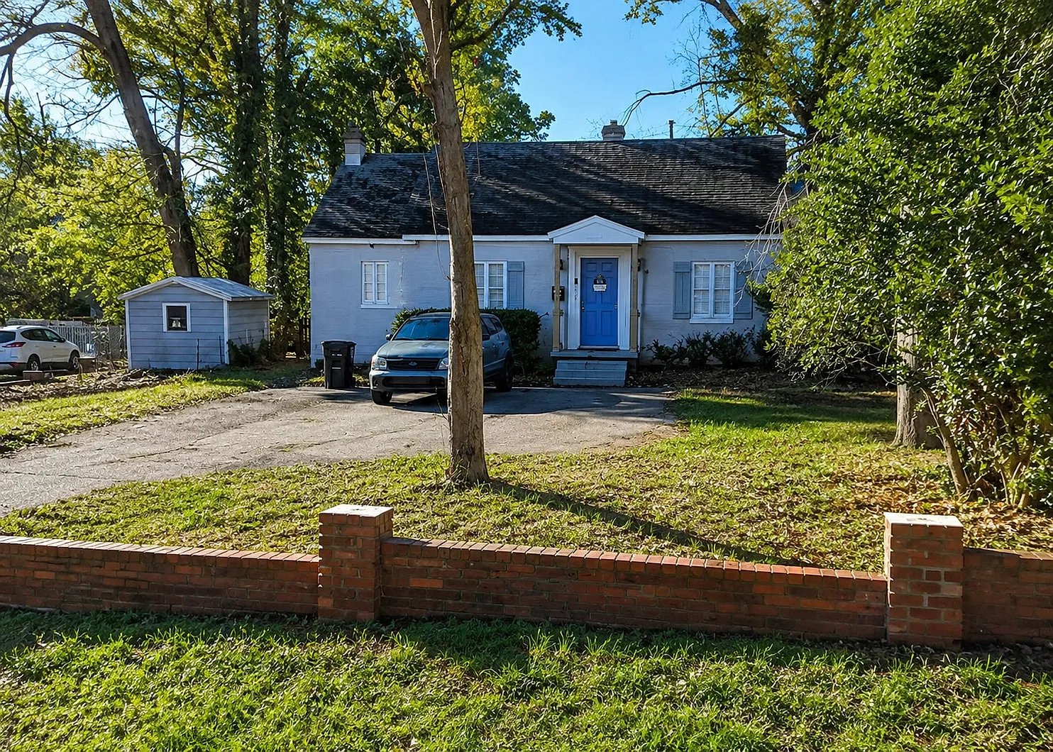 Augusta House: 2092 heckle st