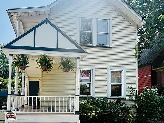 Cleveland House: 843 College Ave