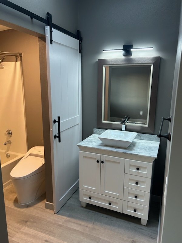 EVERETT Condo: 1410 W. CASINO RD