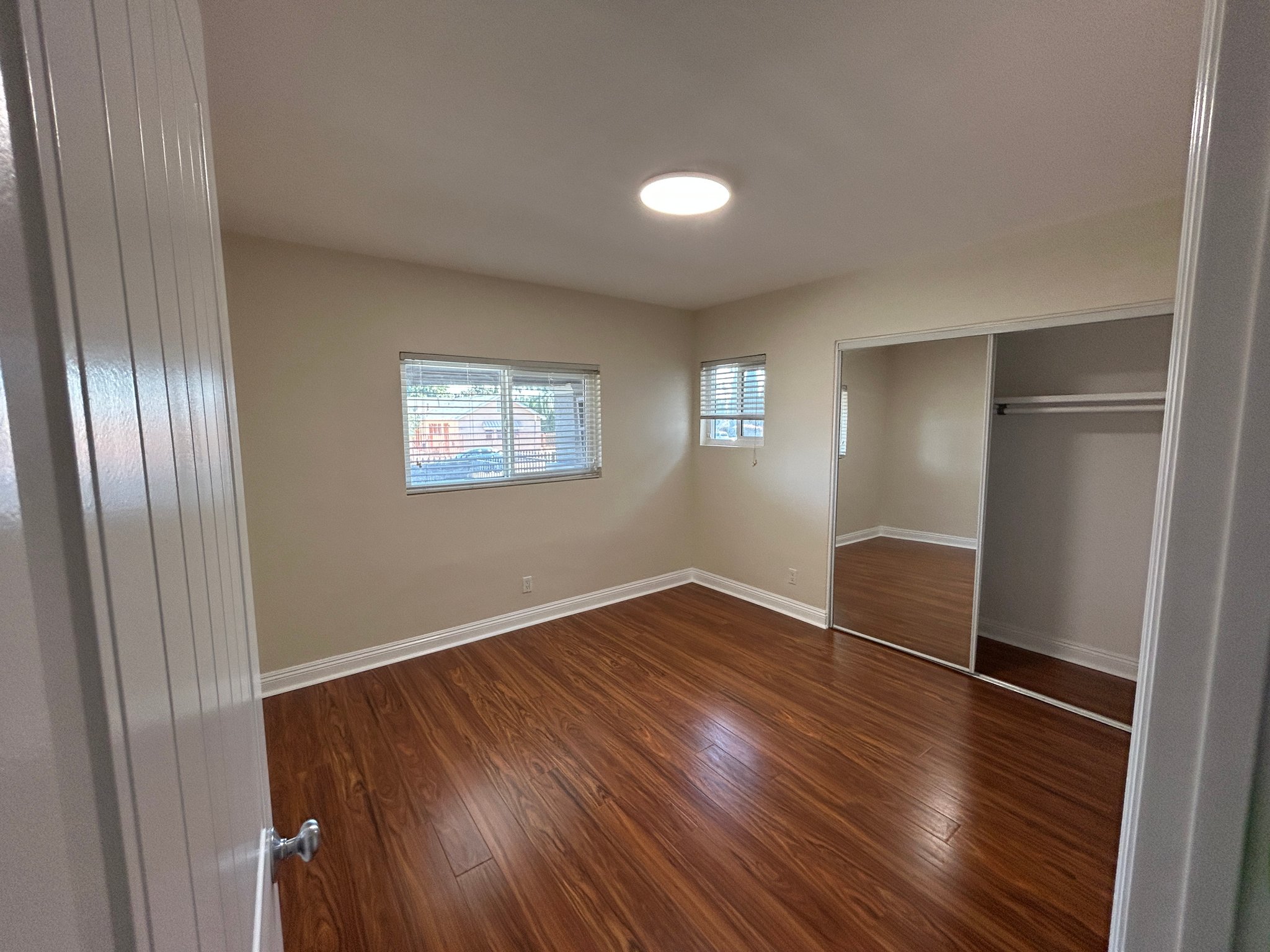 Los Angeles House: 1915 w vernon ave