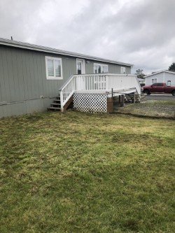 Pullman House: 255 NW Golden Hills Drive