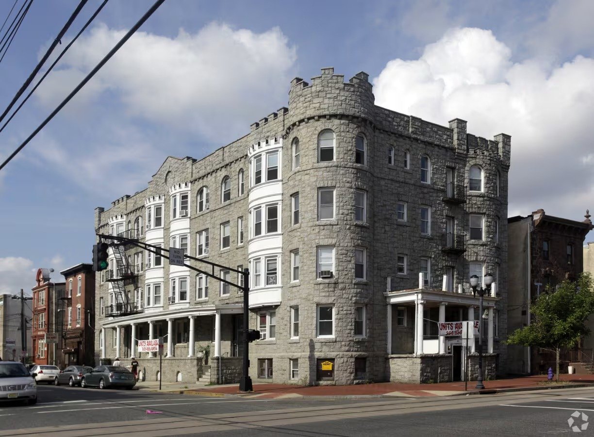 Camden Apartment: 232 Cooper St