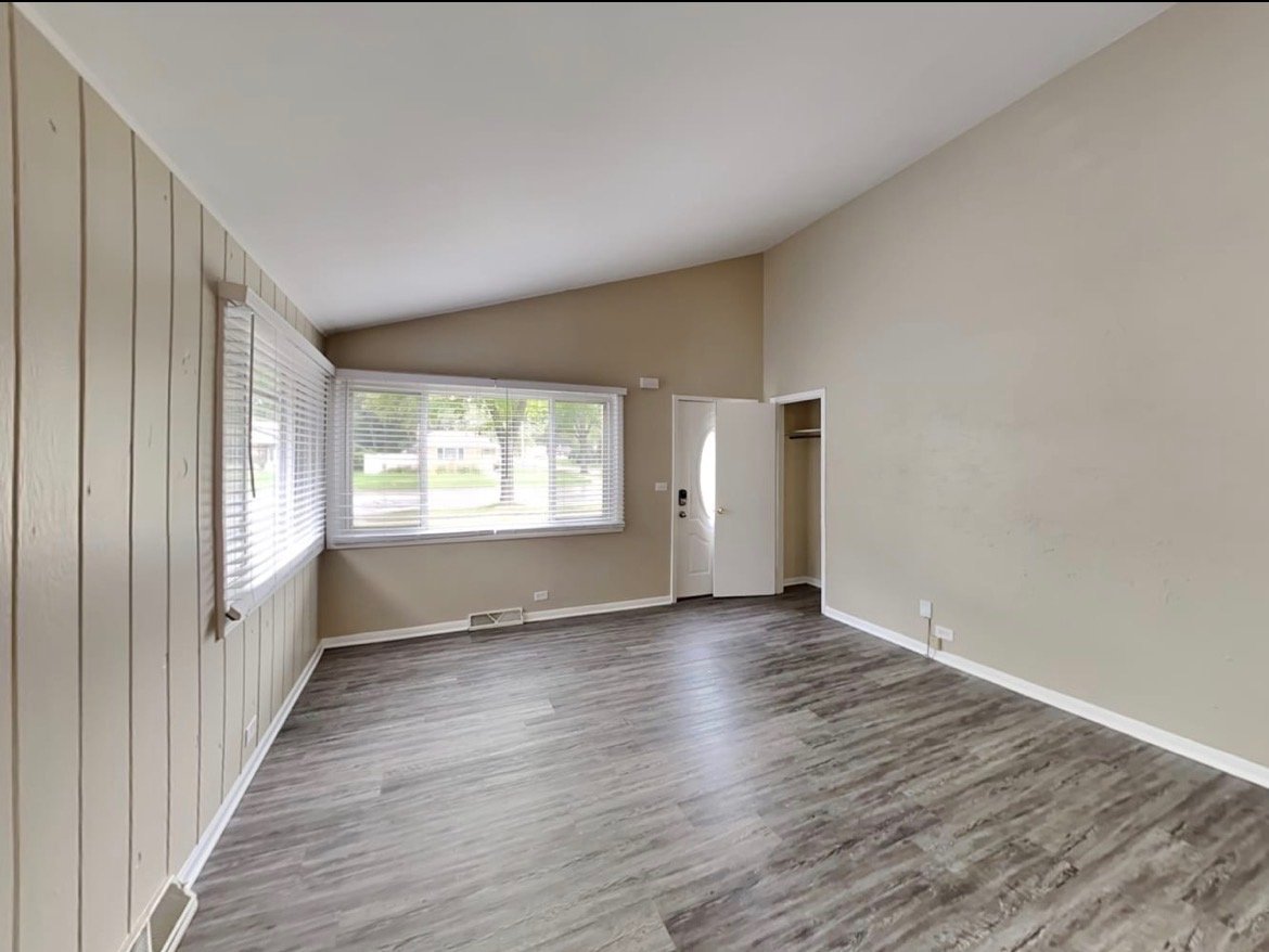 Clearwater Townhome: 13988 Lake Point Dr