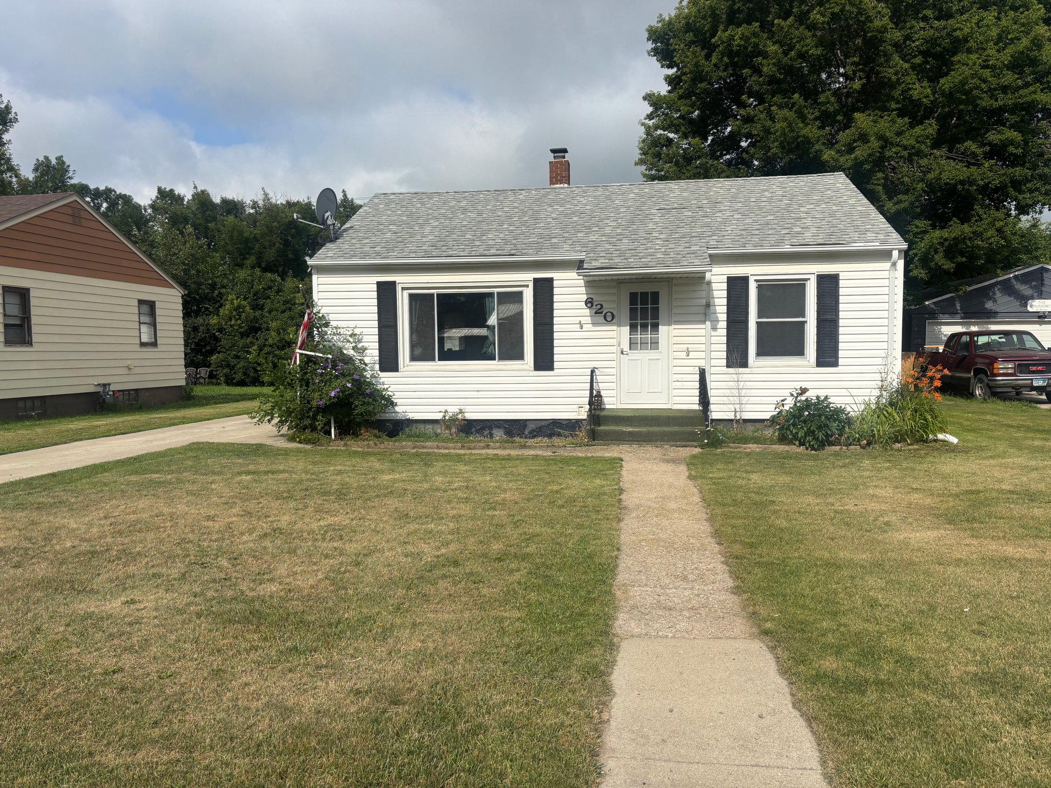 Stanlery House: 620 1st st SE