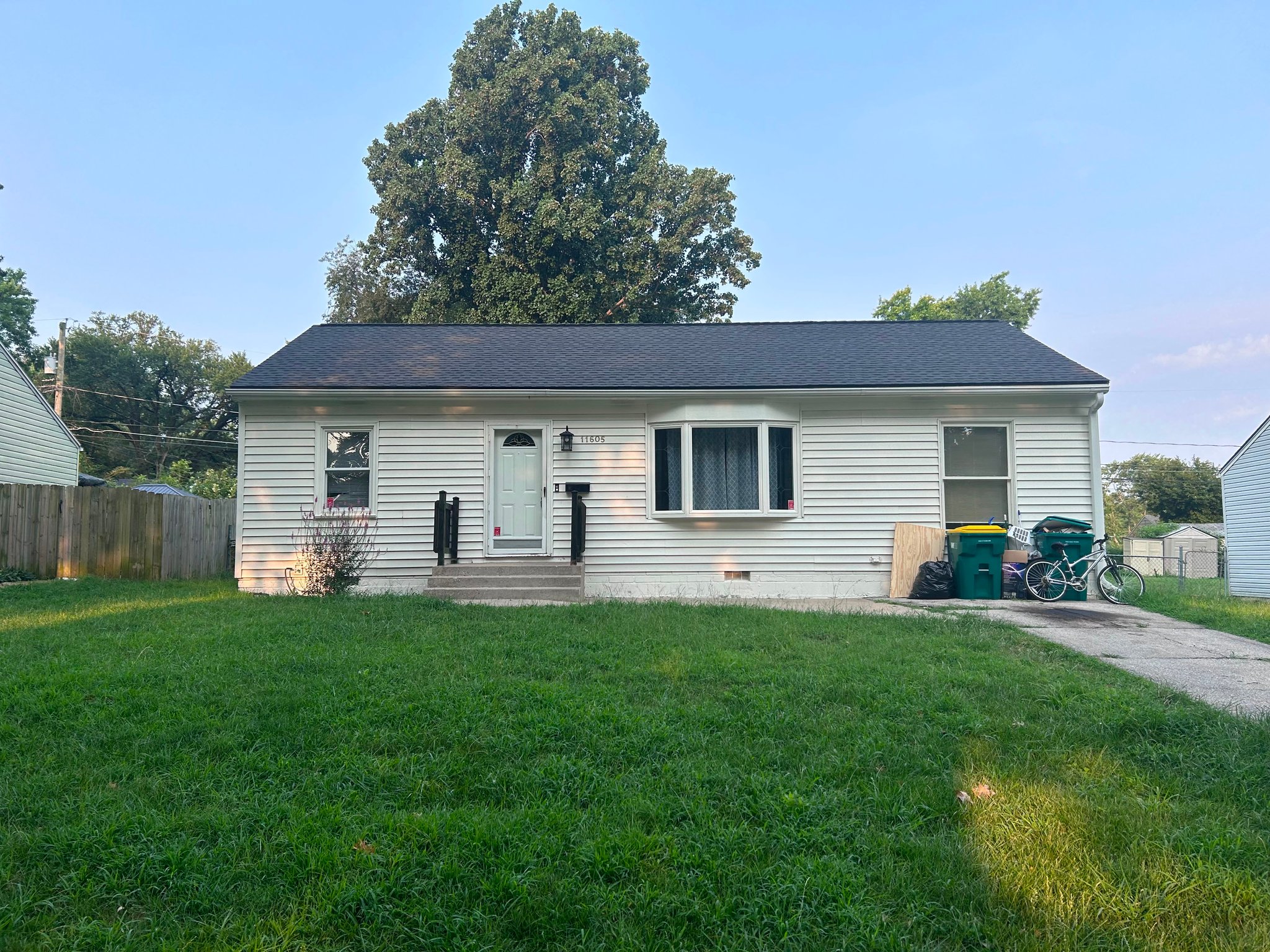 Shawnee House: 11605 W 68th ST
