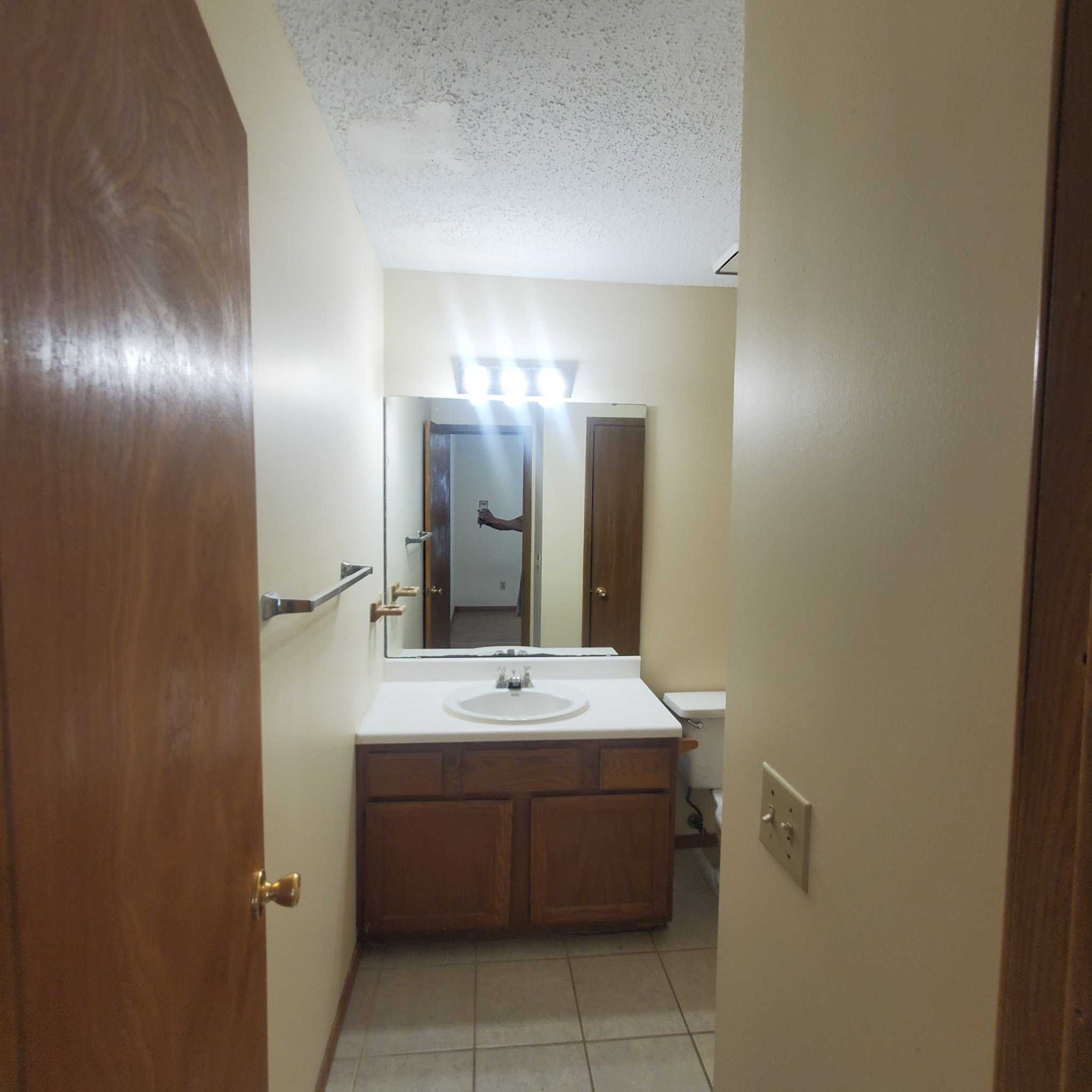 springfield Single Room: 5705 Franklin