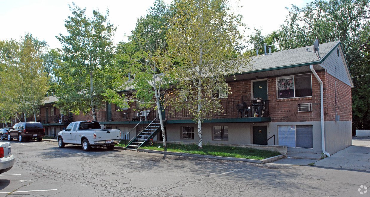 Sandy Apartment: 8576 S 300 E