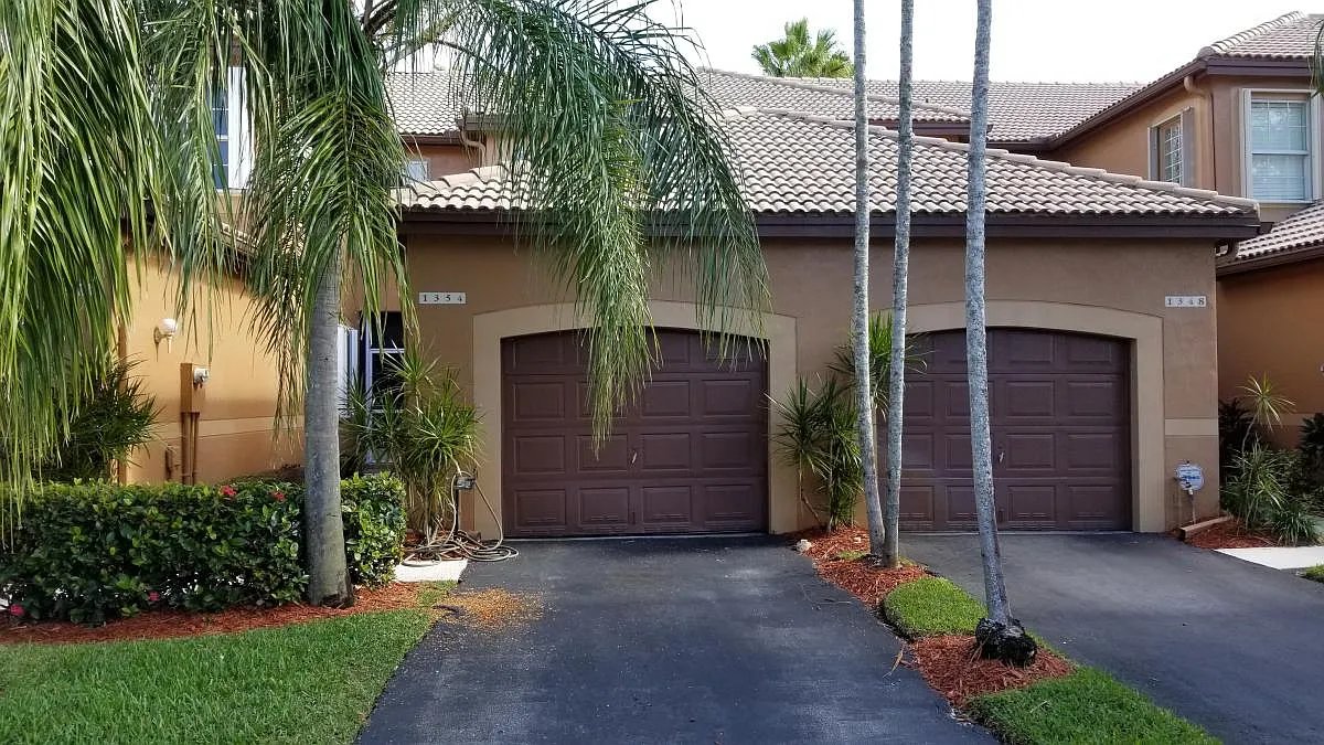 Weston Townhome: 1354 Veracruz Ln