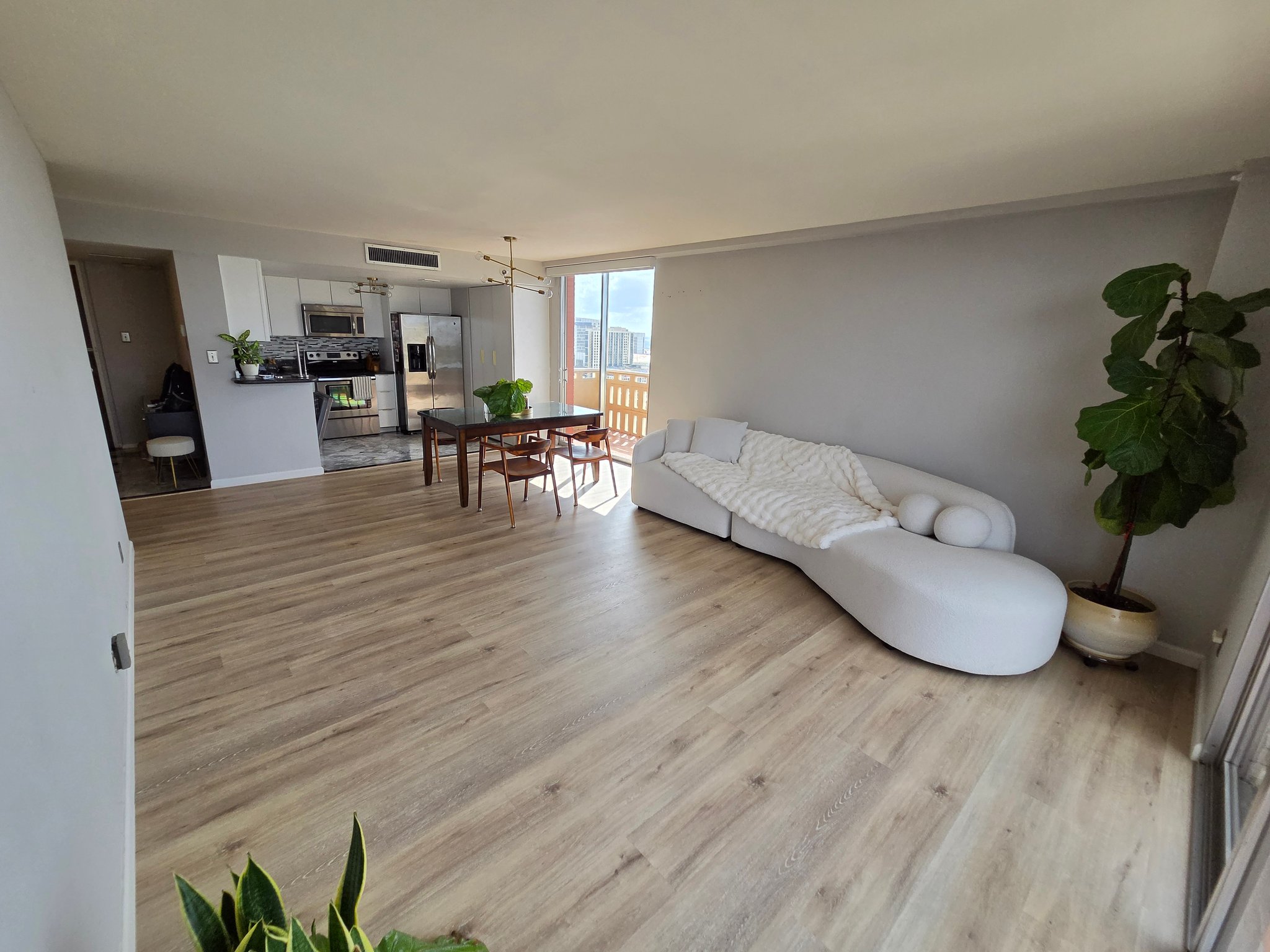 Houston Condo: 2016 Main St