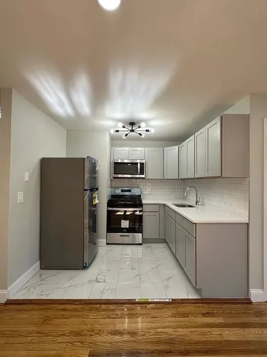 Plainfield Apartment: 346 Franklin Pl