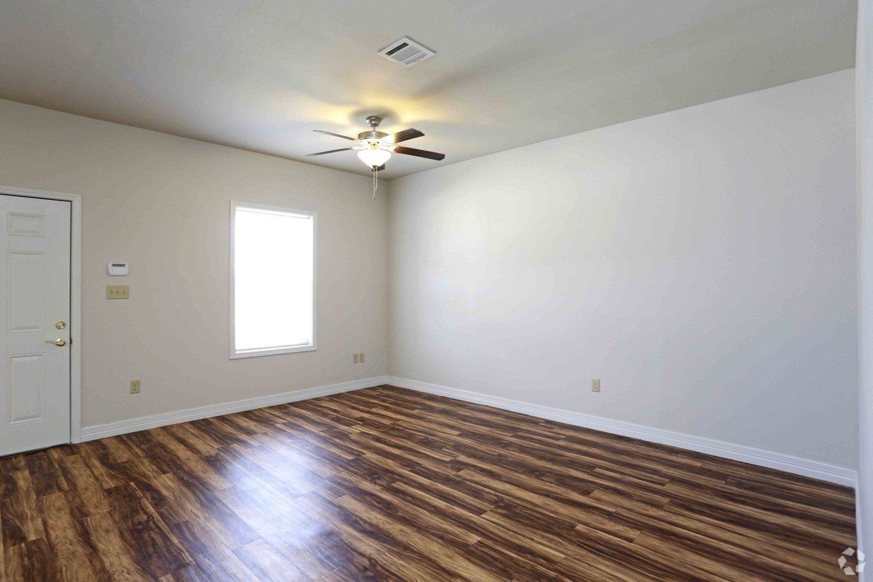 Monroe Condo: 621 Fieldstone Lane